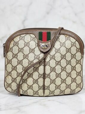 Vintage GUCCI Accessory Collection GG Supreme Crossbody Bag Brown Coated Canvas